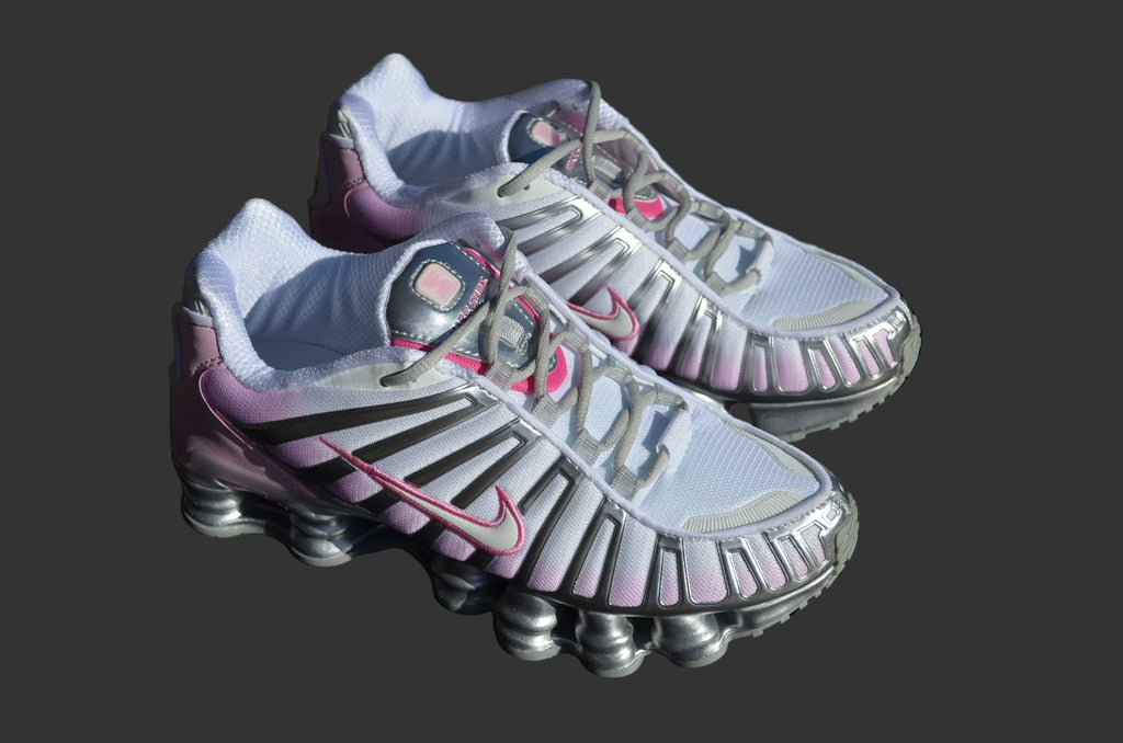 Nike Shox - (UA) Mtlc Platinum/Pinksicle-Pink Foam-White-Flt Silver